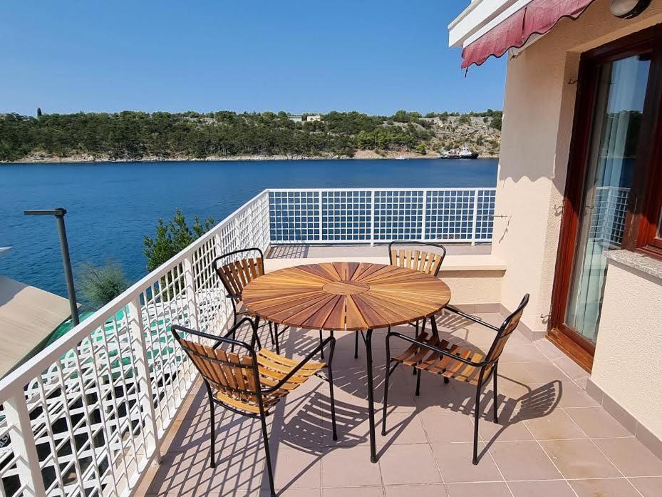 Villa Riva Omišalj Exterior foto
