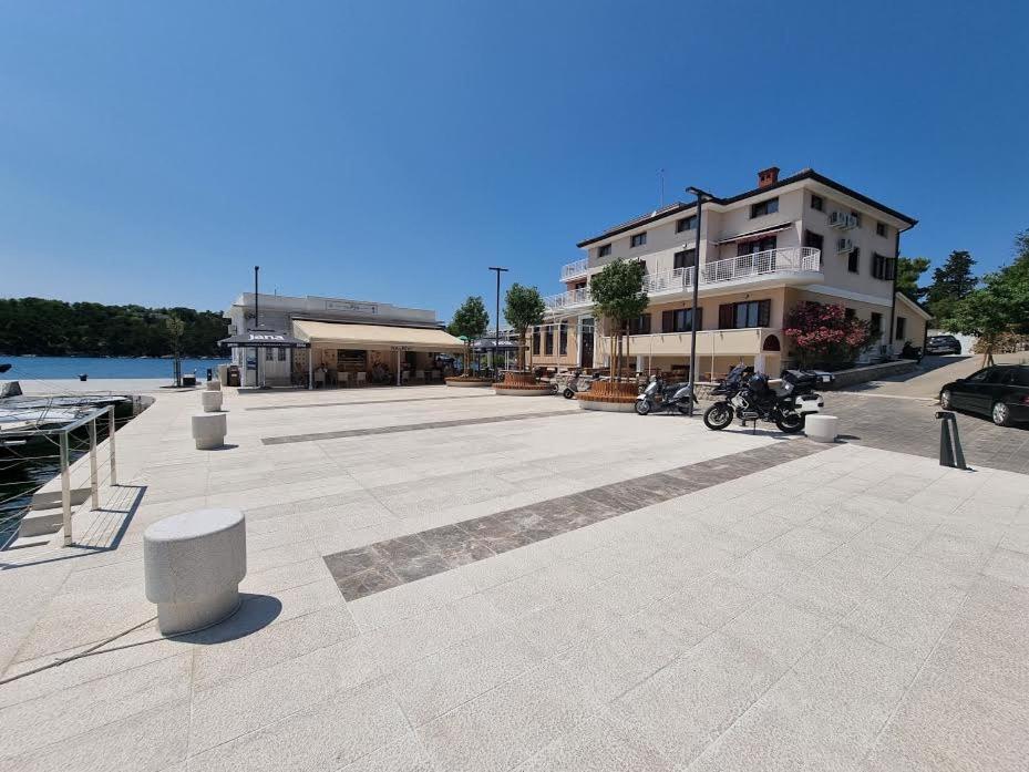 Villa Riva Omišalj Exterior foto
